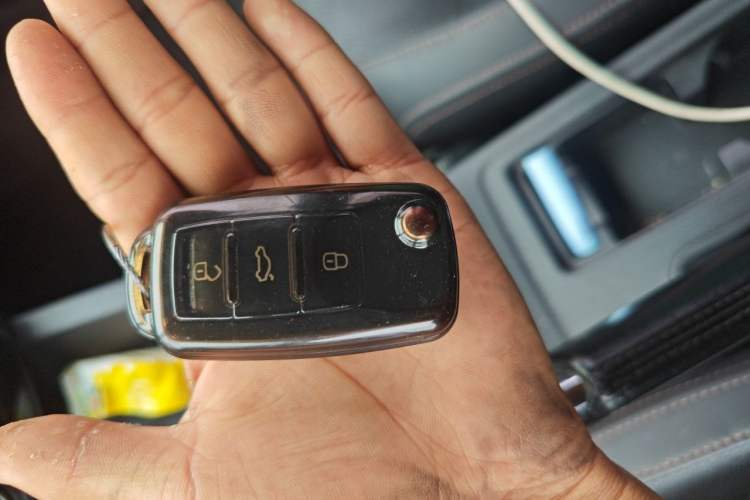 Used Volkswagen Sagitar 2017 230TSI Automatic Luxury Edition Vehicle Key