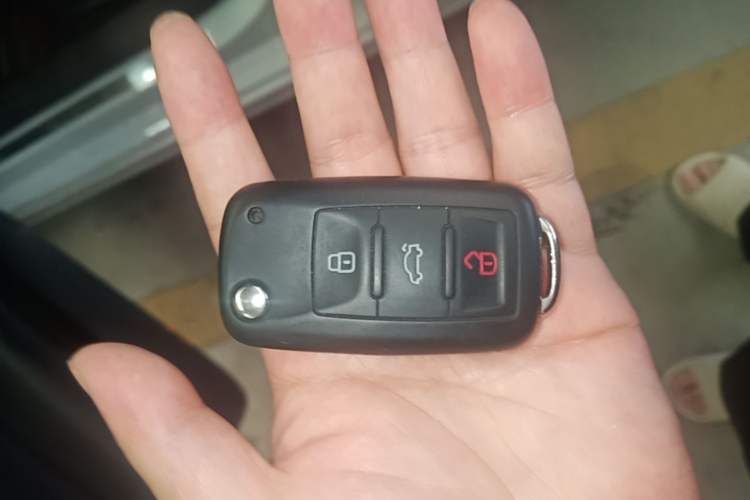 Used Volkswagen Sagitar 2017 180TSI Automatic Luxury Edition Vehicle Key