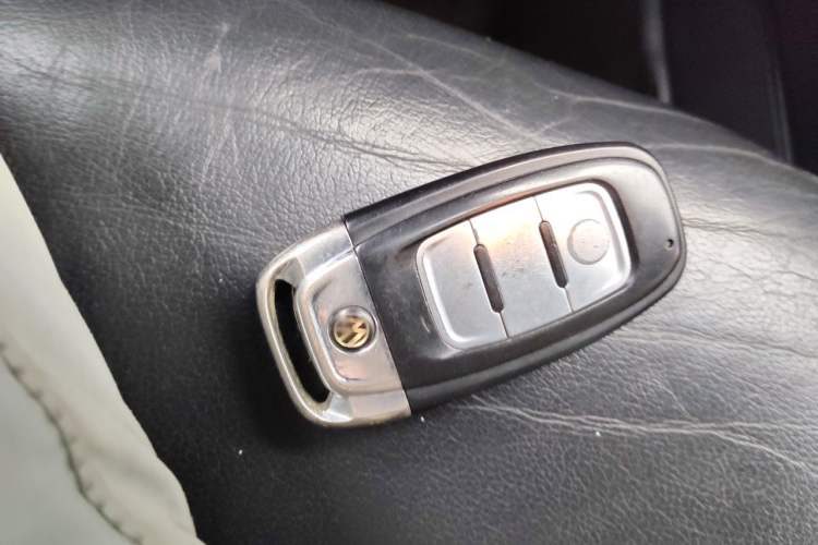 Used Volkswagen Sagitar 2017 230TSI Automatic Comfort Version Vehicle Key