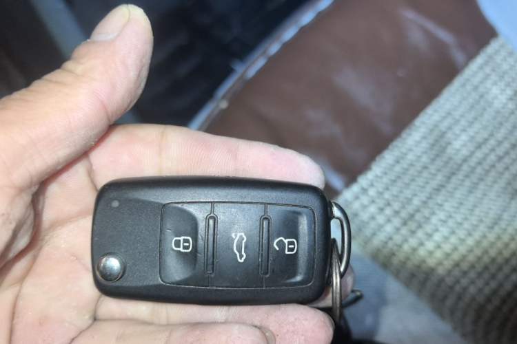 Used Volkswagen Sagitar 2017 230TSI Automatic Comfort Version Vehicle Key