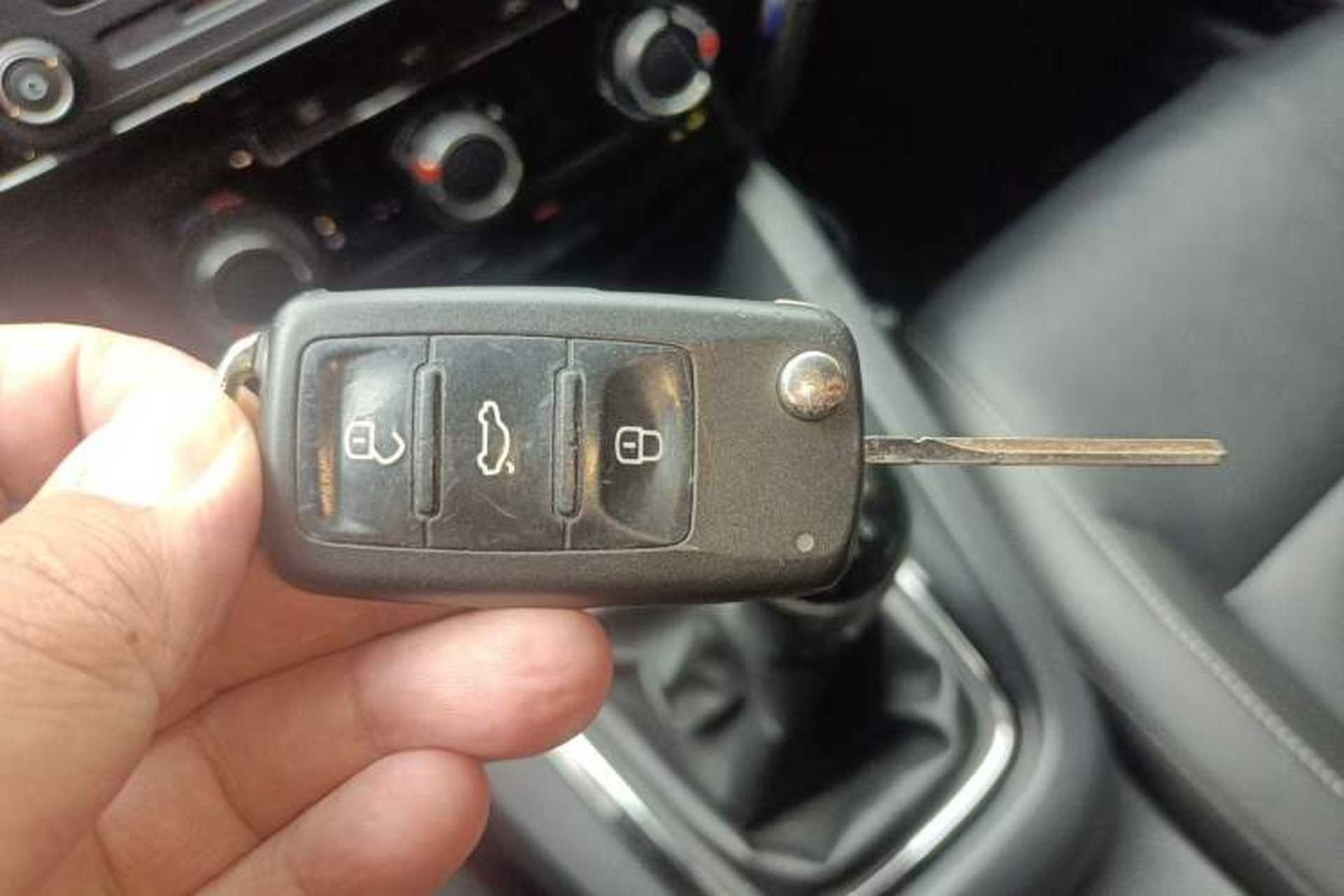 Used Volkswagen Sagitar 2017 1.6L Manual Comfort Model Vehicle Key
