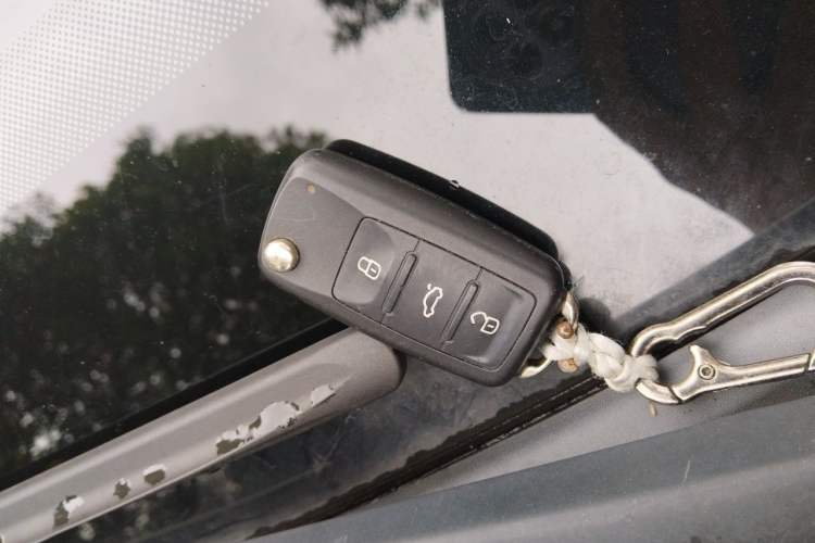 Used Volkswagen Sagitar 2017 230TSI Automatic Comfort Version Vehicle Key
