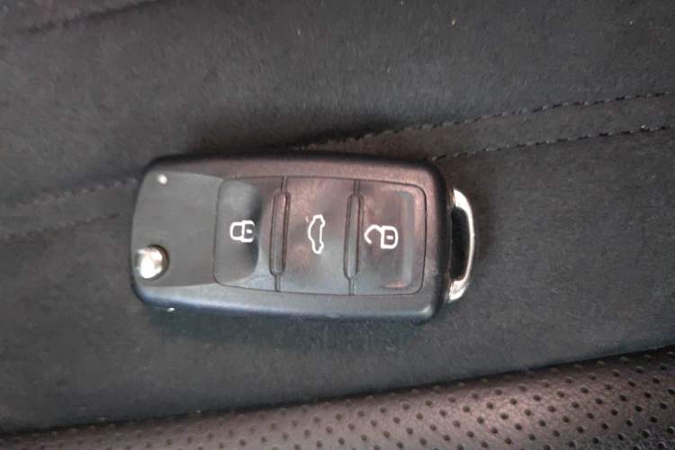 Used Volkswagen Sagitar 2017 230TSI Automatic Luxury Edition Vehicle Key