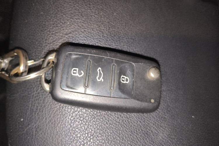 Used Volkswagen Sagitar 2017 230TSI Automatic Comfort Version Vehicle Key
