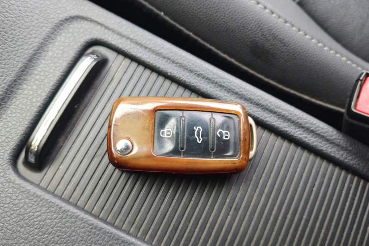 Used Volkswagen Sagitar 2017 180TSI Automatic Luxury Edition Vehicle Key