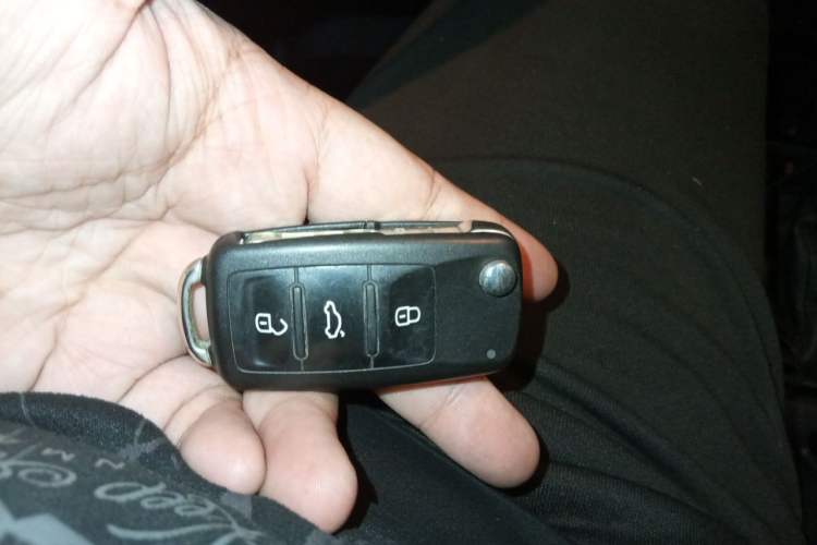 Used Volkswagen Sagitar 2017 180TSI Automatic Luxury Edition Vehicle Key