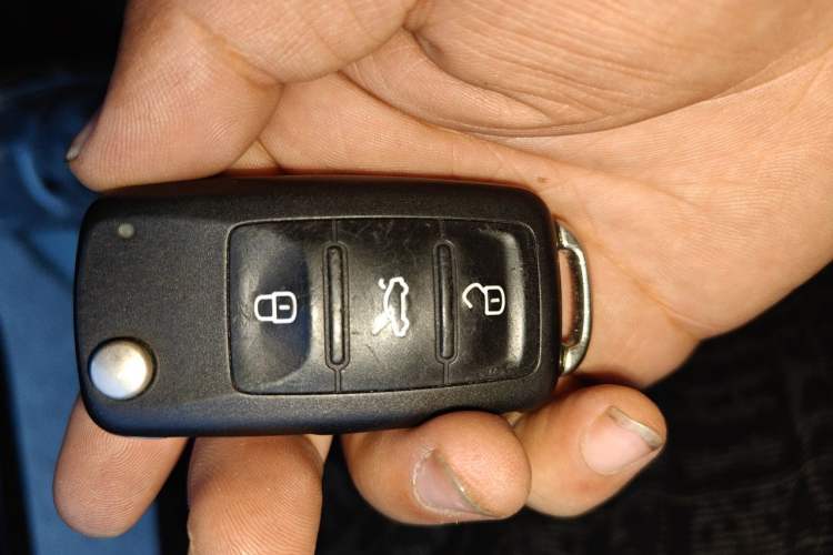 Used Volkswagen Sagitar 2017 230TSI Automatic Comfort Version Vehicle Key
