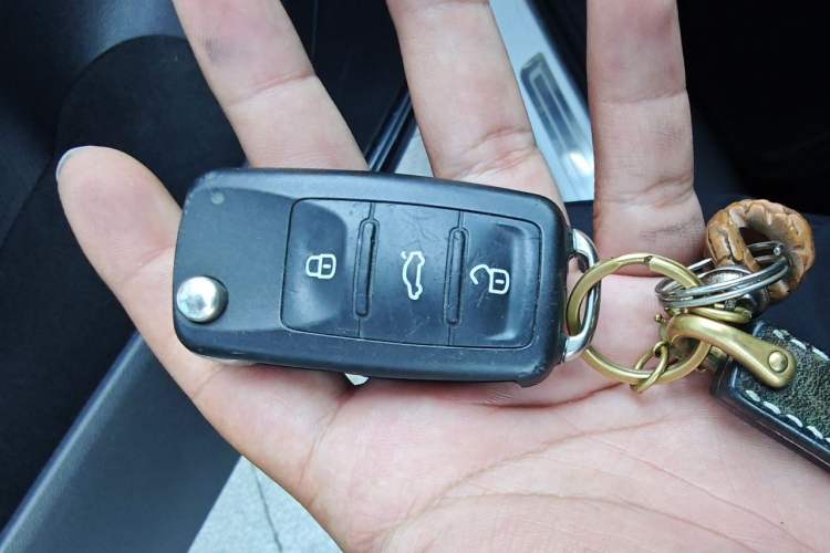 Used Volkswagen Sagitar 2017 230TSI Automatic Comfort Version Vehicle Key