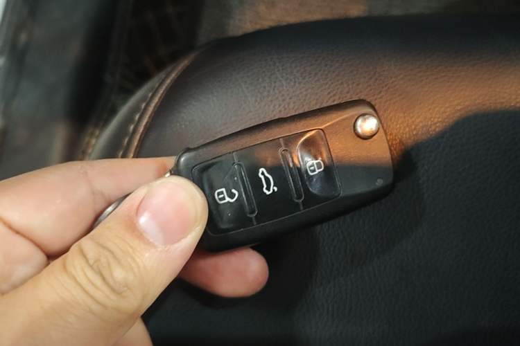 Used Volkswagen Sagitar 2017 230TSI Automatic Comfort Version Vehicle Key