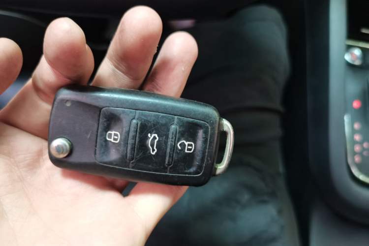 Used Volkswagen Sagitar 2017 230TSI Automatic Comfort Version Vehicle Key