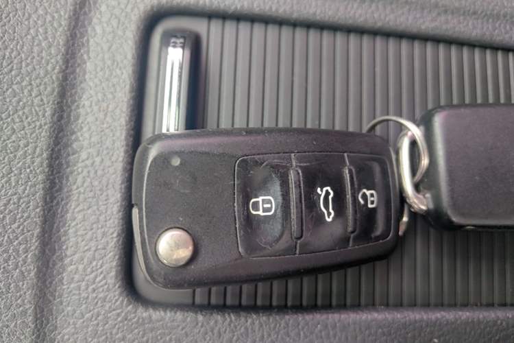 Used Volkswagen Sagitar 2017 230TSI Automatic Comfort Version Vehicle Key