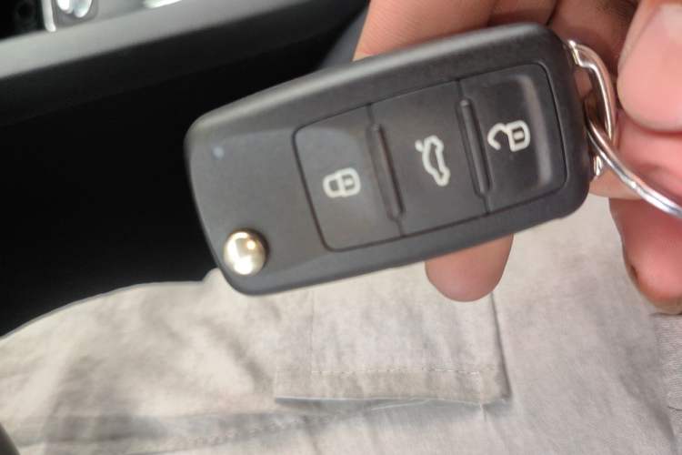 Used Volkswagen Sagitar 2017 1.6L Automatic Comfort Model Vehicle Key