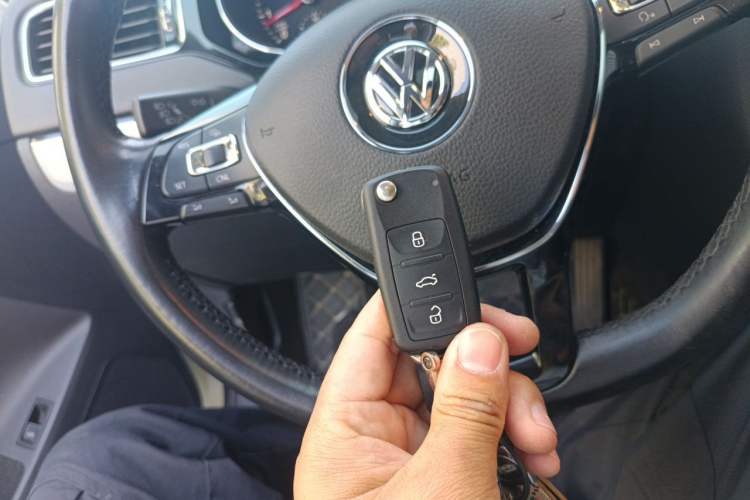 Used Volkswagen Sagitar 2017 230TSI Automatic Comfort Version Vehicle Key