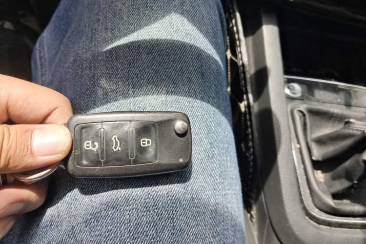 Used Volkswagen Sagitar 2017 1.6L Manual Comfort Model Vehicle Key