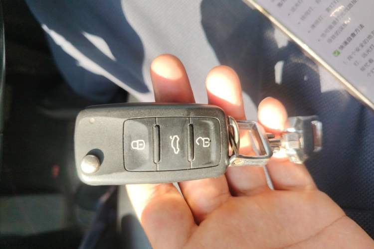 Used Volkswagen Sagitar 2017 230TSI Automatic Comfort Version Vehicle Key