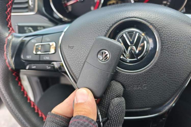 Used Volkswagen Sagitar 2017 1.6L Automatic Comfort Model Vehicle Key