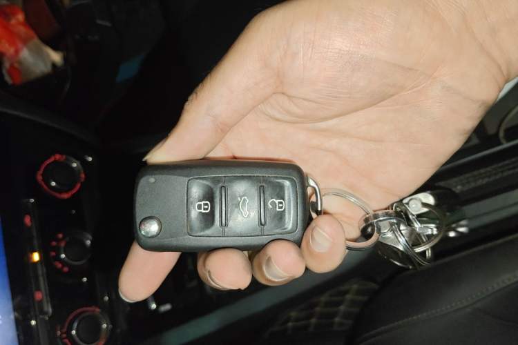 Used Volkswagen Sagitar 2017 180TSI Automatic Leading Model Vehicle Key