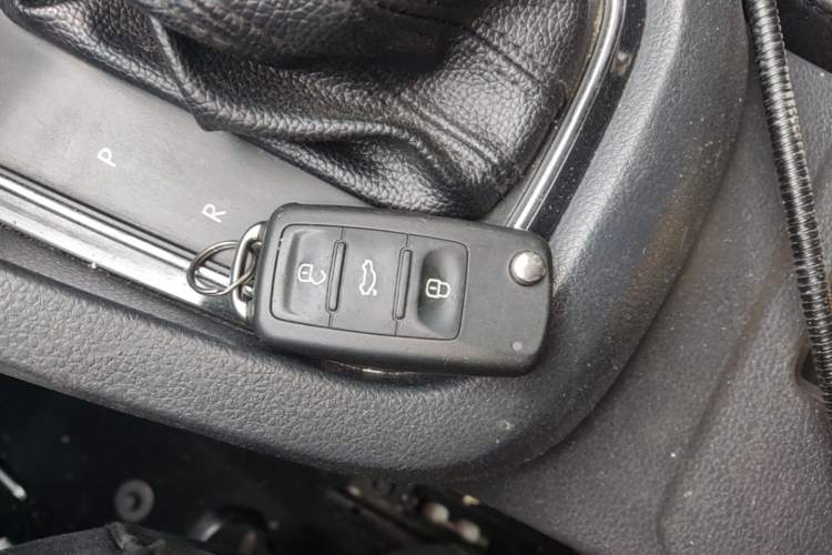Used Volkswagen Sagitar 2017 230TSI Automatic Comfort Version Vehicle Key