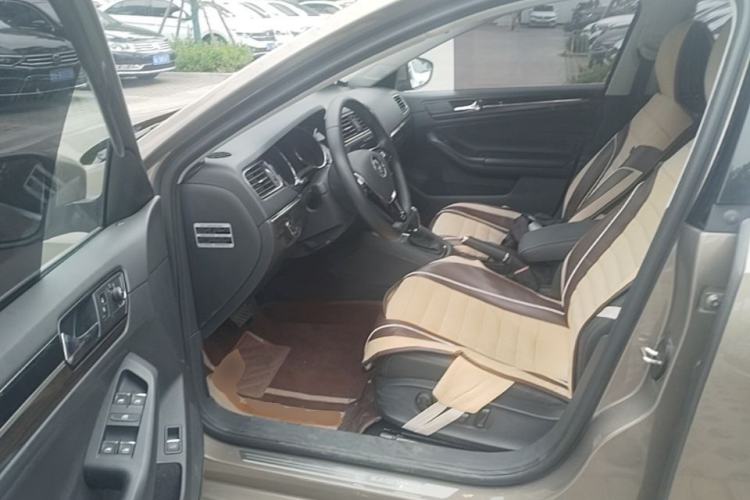 Used Volkswagen Sagitar 2017 230TSI Automatic Comfort Version Driver Seat