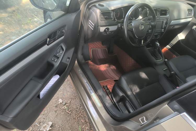 Used Volkswagen Sagitar 2017 1.6L Automatic Comfort Model Driver Seat