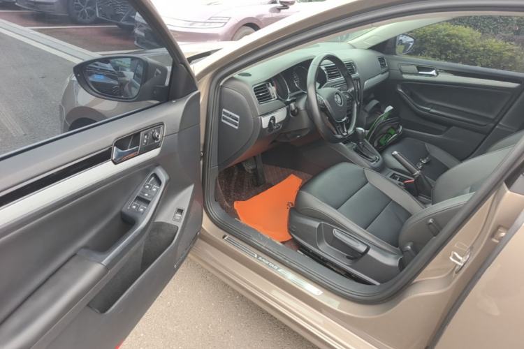 Used Volkswagen Sagitar 2017 1.6L Automatic Comfort Model Driver Seat