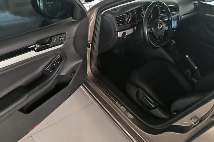 Used Volkswagen Sagitar 2017 1.6L Automatic Comfort Model Driver Seat