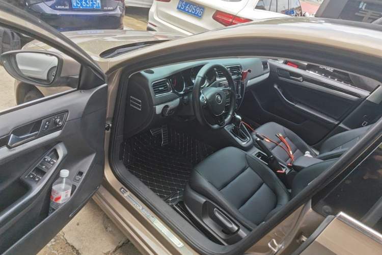Used Volkswagen Sagitar 2017 1.6L Automatic Comfort Model Driver Seat