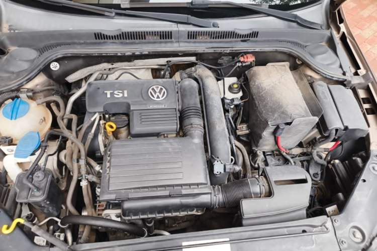 Used Volkswagen Sagitar 2017 180TSI Automatic Luxury Edition Engine Bay