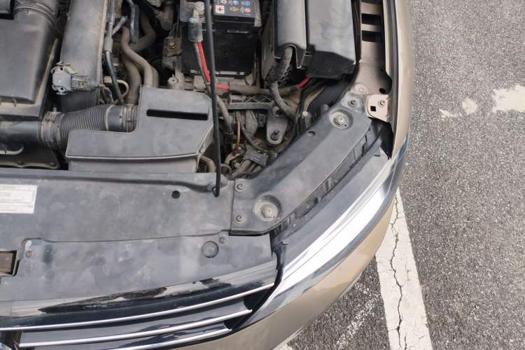 Used Volkswagen Sagitar 2017 230TSI Manual Comfort Model Engine Bay Left