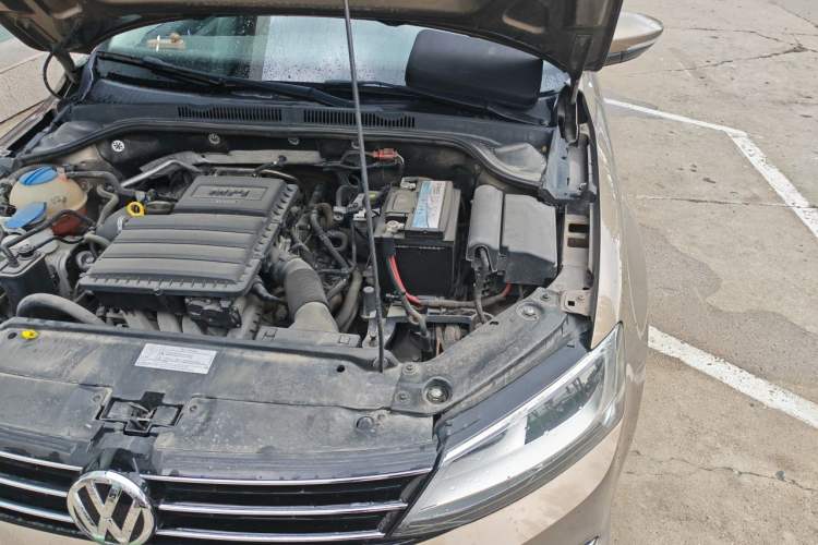 Used Volkswagen Sagitar 2017 1.6L Automatic Comfort Model Engine Bay Left