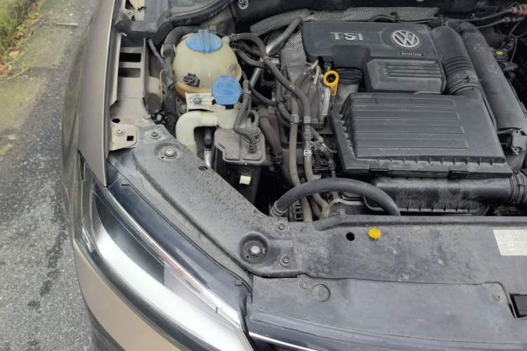 Used Volkswagen Sagitar 2017 230TSI Automatic Comfort Version Engine Bay Right