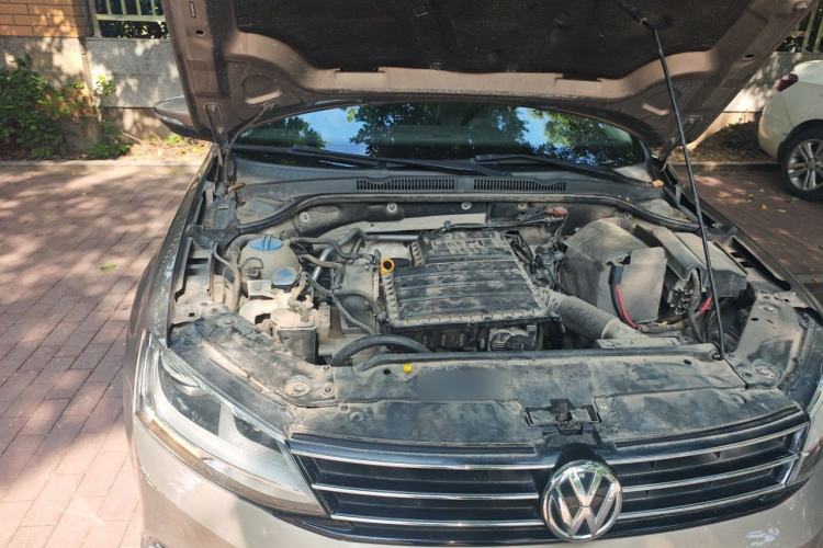 Used Volkswagen Sagitar 2017 1.6L Automatic Comfort Model Engine Bay Right