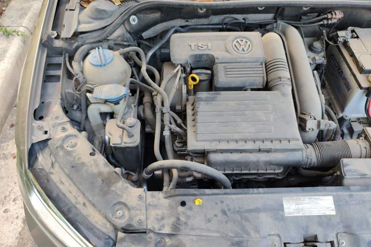 Used Volkswagen Sagitar 2017 180TSI Automatic Leading Model Engine Bay Right