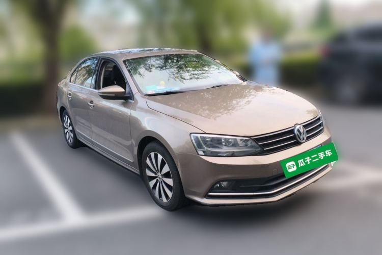 Used Volkswagen Sagitar 2017 230TSI Manual Comfort Model Front Right 45 Deg