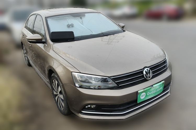 Used Volkswagen Sagitar 2017 230TSI Automatic Comfort Version Front Right 45 Deg
