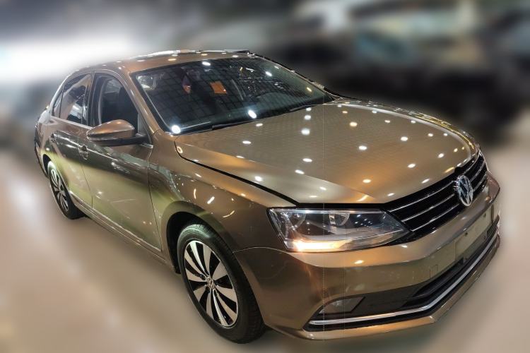 Used Volkswagen Sagitar 2017 230TSI Automatic Comfort Version Front Right 45 Deg