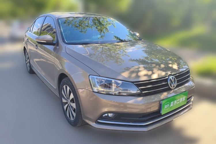 Used Volkswagen Sagitar 2017 230TSI Automatic Comfort Version Front Right 45 Deg