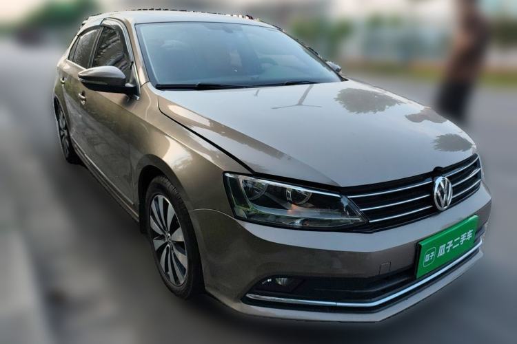 Used Volkswagen Sagitar 2017 180TSI Automatic Leading Model Front Right 45 Deg