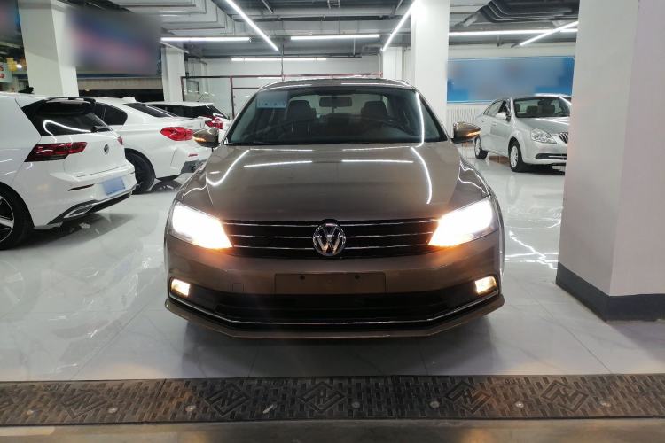 Used Volkswagen Sagitar 2017 230TSI Automatic Comfort Version Front