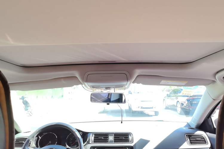 Used Volkswagen Sagitar 2017 230TSI Automatic Comfort Version Headliner