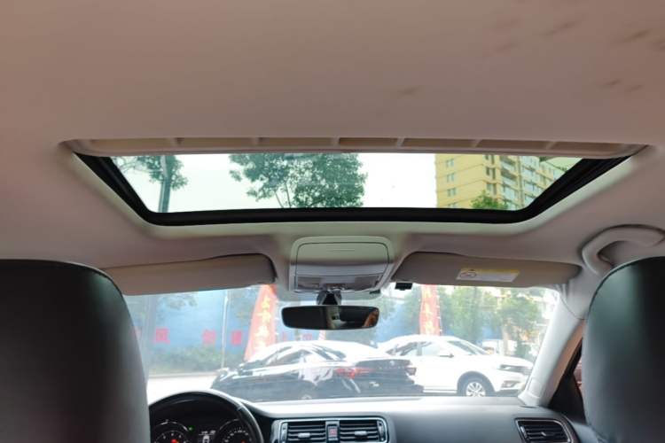 Used Volkswagen Sagitar 2017 180TSI Automatic Luxury Edition Headliner