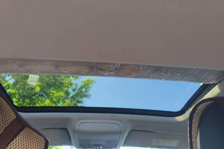 Used Volkswagen Sagitar 2017 230TSI Automatic Comfort Version Headliner