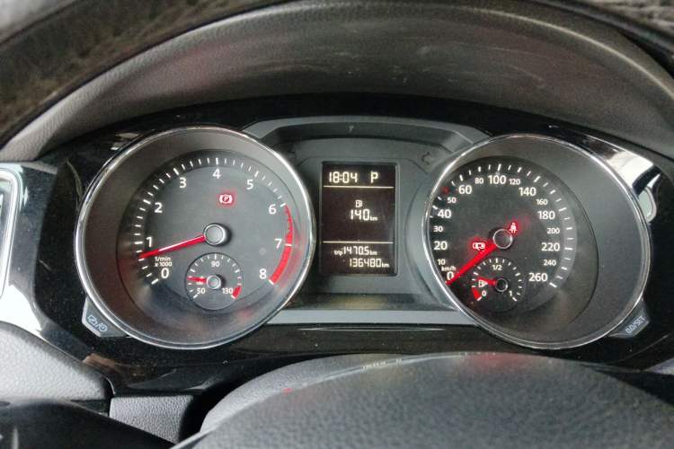 Used Volkswagen Sagitar 2017 230TSI Automatic Comfort Version Instrument Cluster
