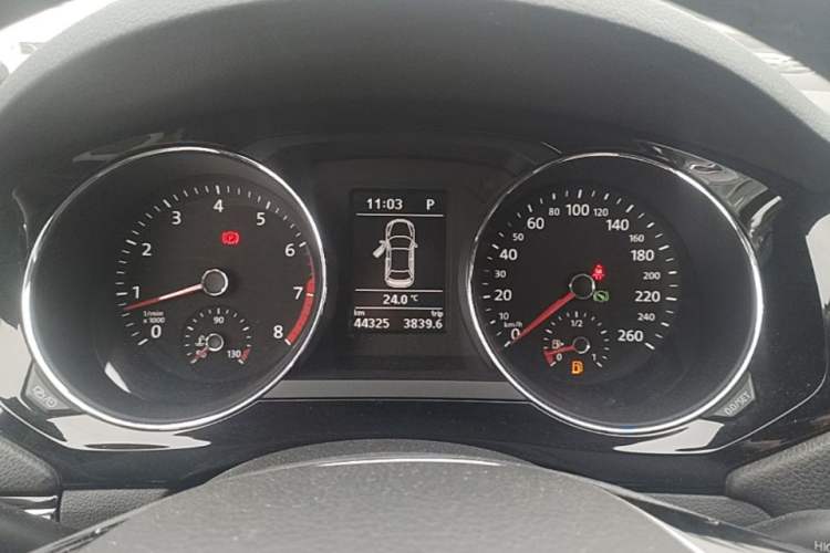 Used Volkswagen Sagitar 2017 230TSI Automatic Comfort Version Instrument Cluster