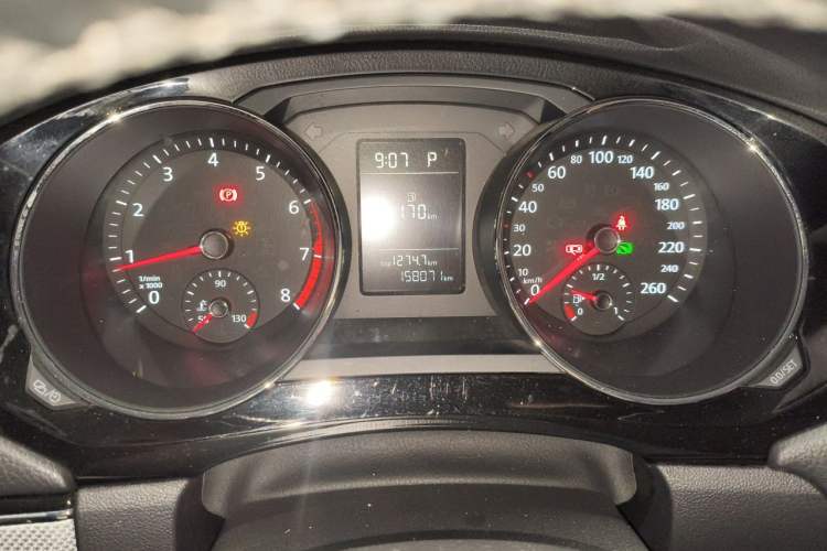 Used Volkswagen Sagitar 2017 230TSI Automatic Comfort Version Instrument Cluster