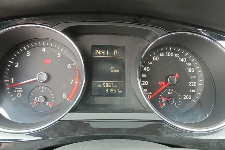 Used Volkswagen Sagitar 2017 230TSI Automatic Comfort Version Instrument Cluster