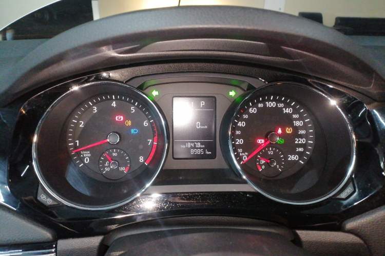 Used Volkswagen Sagitar 2017 230TSI Automatic Comfort Version Instrument Cluster
