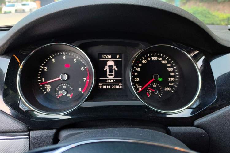 Used Volkswagen Sagitar 2017 180TSI Automatic Leading Model Instrument Cluster