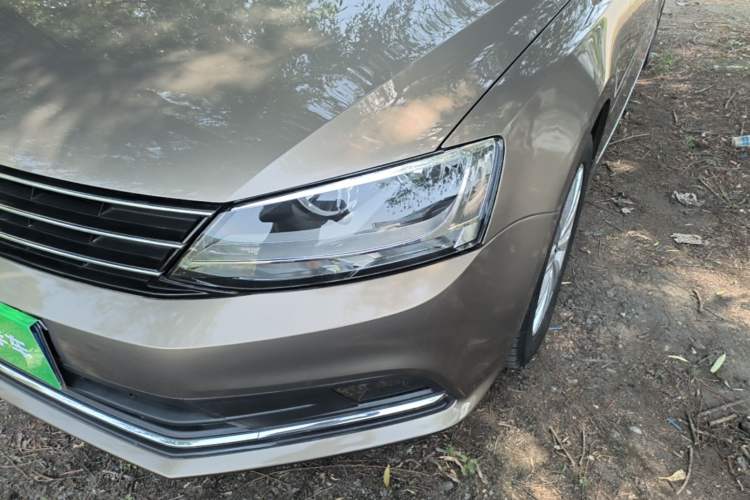 Used Volkswagen Sagitar 2017 1.6L Automatic Comfort Model Left Front Headlight