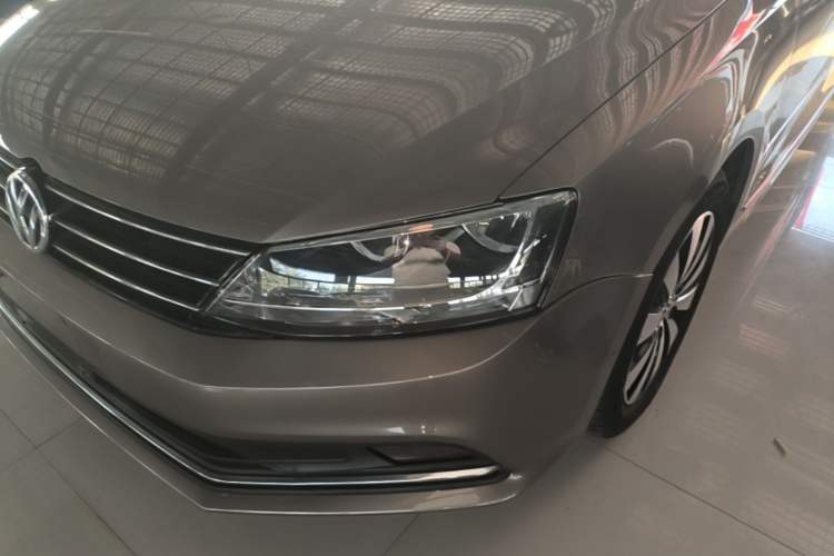 Used Volkswagen Sagitar 2017 1.6L Automatic Comfort Model Left Front Headlight
